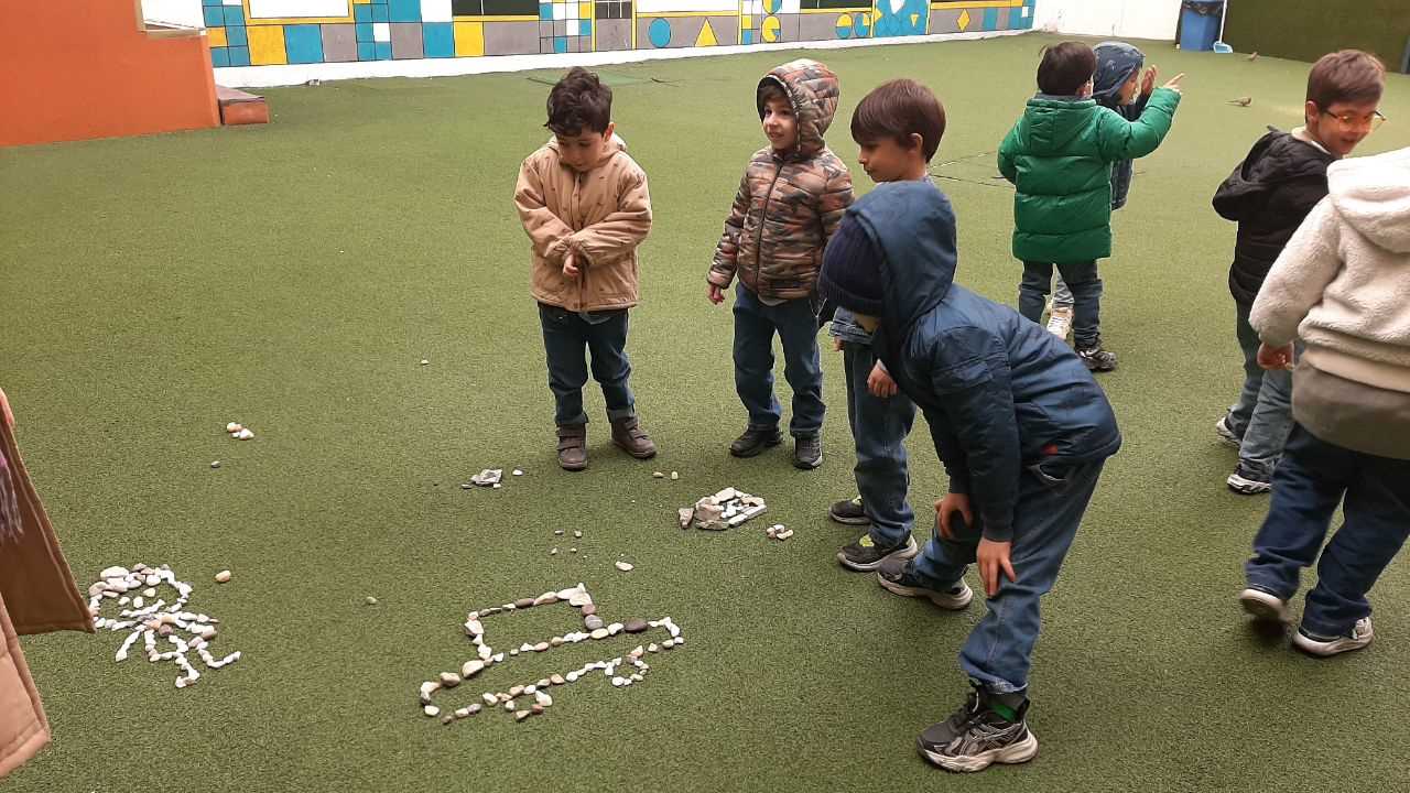 فعالیت گروهی کودکان
